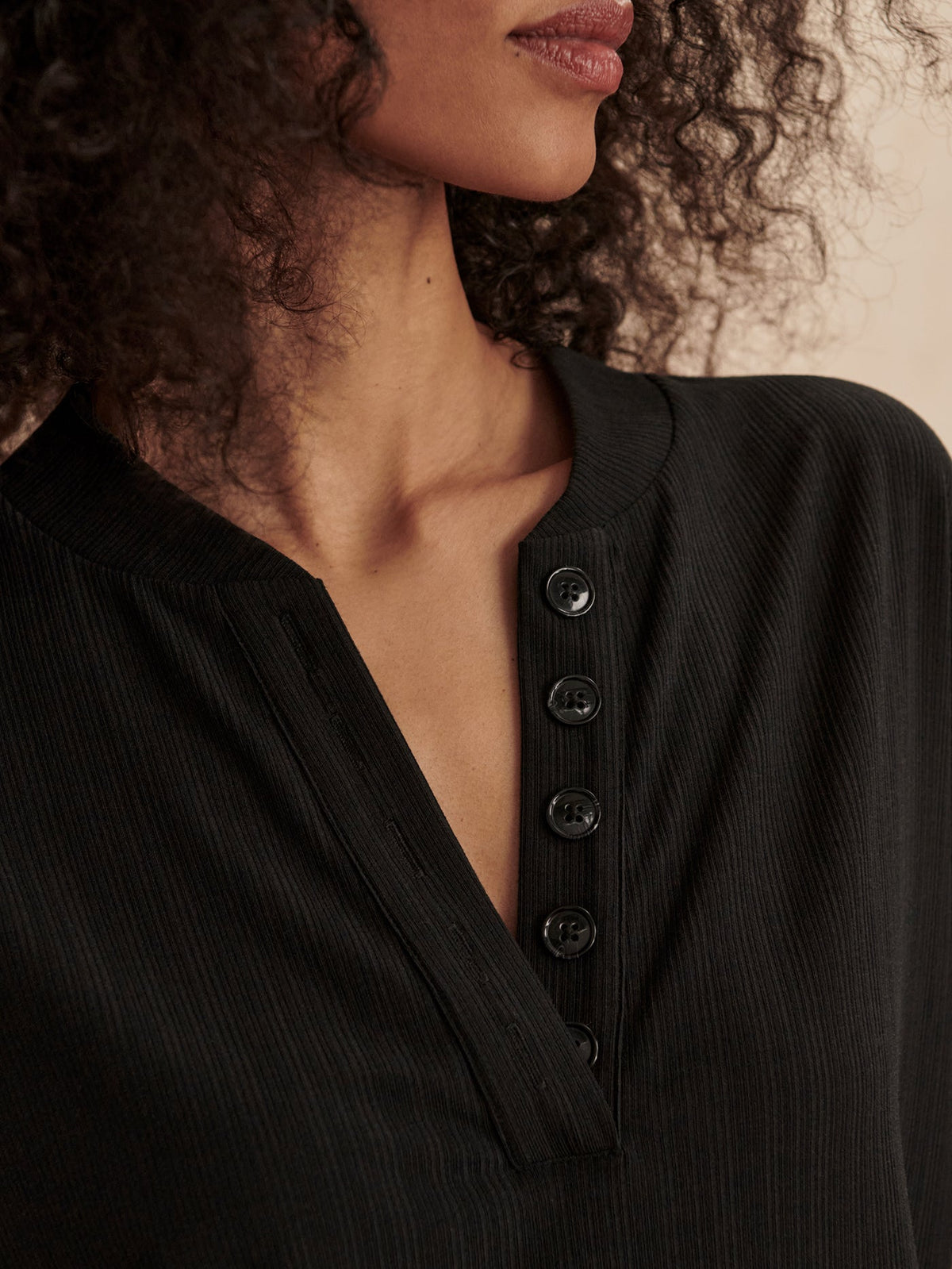 Varley Best Seller - Kasey Mock Placket Rib Tee