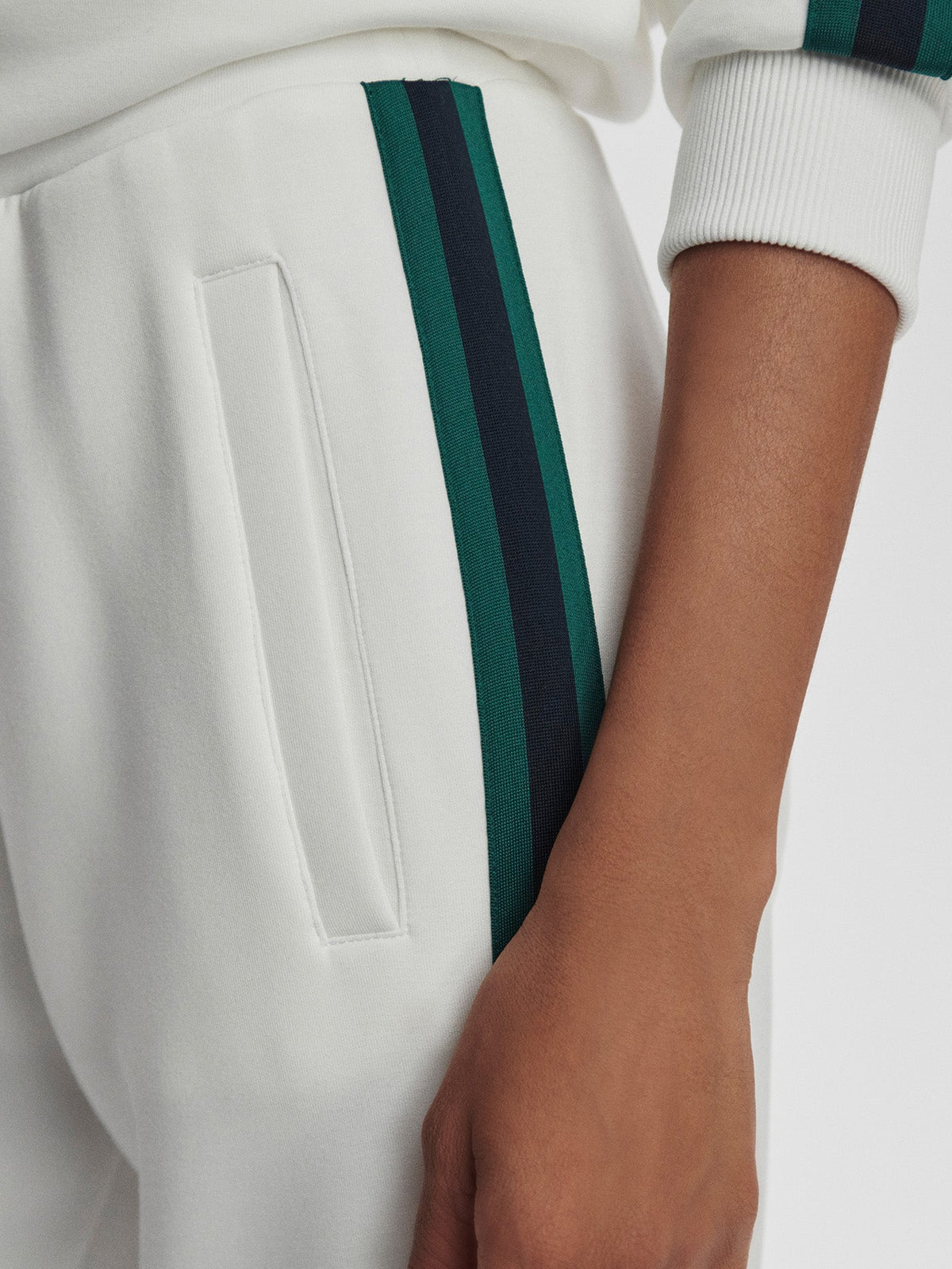 Varley New - The Slim Stripe Cuff Pant 26